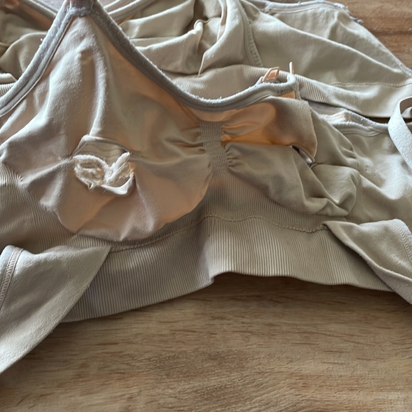 Kindred Bravely Lot of Nursing/Pumpjng Bra - Picture 2 of 4